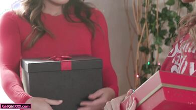 Stepsisters Ella Reese & River Lynn Open Up On Christmas