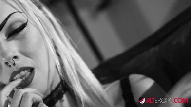 Robin Coffins In Claxxxic Black   White Tease Video