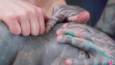 Anuskatzz, Missflora, and Lilylu have some cosplay anal fisting fun