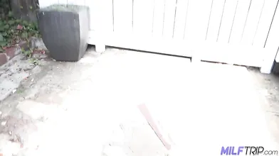 Redhead MILF Lauren Phillips