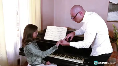 Tight Teen Foxy Di Rides the Pianist's Penis During Her Music Lesson