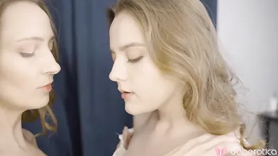 Alexa Mood Wakes Vieta Angel Up For Lesbian Sex
