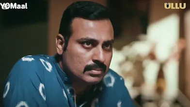 Pati Ne Sexy Biwi Ki Gand Main Ghusaya Vibrator Nikala Pani. Sexy Biwi Ki Garam Gand Main Ghusaya Apna Bada Land. Ullu Indian Web Series. Taras Episode 4.