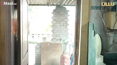 Thakur Ne Sharma Ke Sexy Biwi Ki Panti Utarkar Jabardast Gand Mara. Ullu Indian Web Series. Aah Se Aaha Tak Episode 2.
