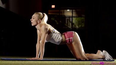 Hot Yoga - S1:E9