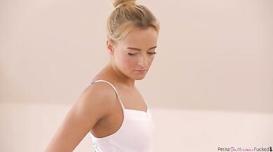 Dance Lovers - S3:E9