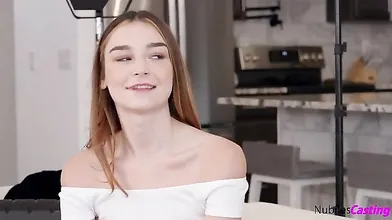Molly Little Cast Della Cate - S9:E1