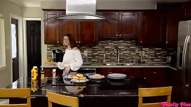 Fourth Of July Family Fuck - S3:E3
