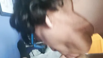 Vicenta la viuda  haciendo su primera mamada como puta en el puticlub de algemesi