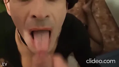 LA casada infiel  Vicenta Tragandose la leche de su cliente para alimentarse con ella