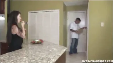 Sadie Michaels MILF masturbación con la mano