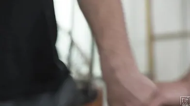 Busty Babe From Beyond The Veil - S17:E3
