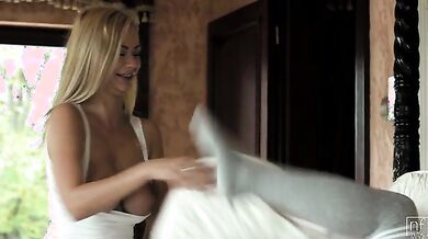 Lesbian Love Story - S8:E5