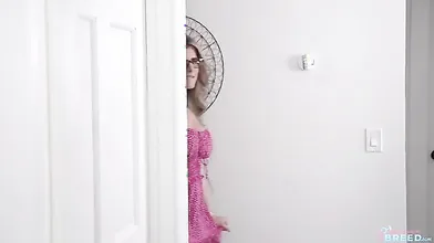 Stepmom Shows Us How To Get Pregnant - S3:E7