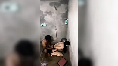 Pakistani Ladke Ne Padosi Ki Ladki Ko Bathroom Me Bandh Kr Choda - Indian Desi Hindi Sex MMS Videos Leaked Viral Adult Porn