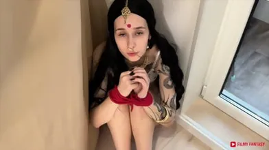 देसी भाभी चोदने के बीच में मूतने लग गयी
