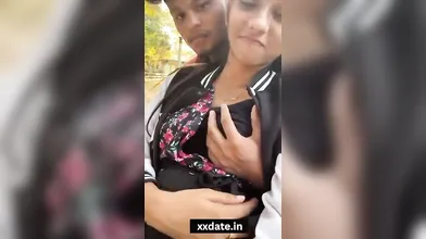 Chapri Boy Pressing Boobs Of Beautiful GirlFriend In Public Park Jaipur Viral Xxx.