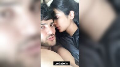 Mp Collage Girl Kissing Video Viral Desi MMS Video.