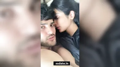 Mp Collage Girl Kissing Video Viral Desi MMS Video.