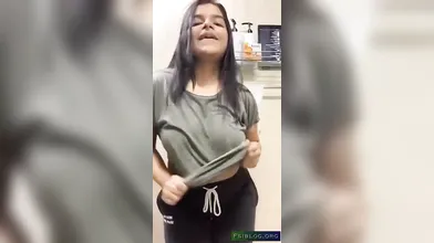 देसी गर्ल