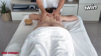 Relaxing Oil Massage with Intense Female Orgasm