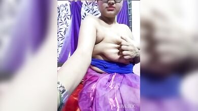 Reshmi 69 Strip Chat Model Big Boobs Pressing With Face