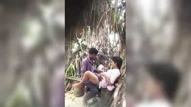 Desi Lovers In Park Sex