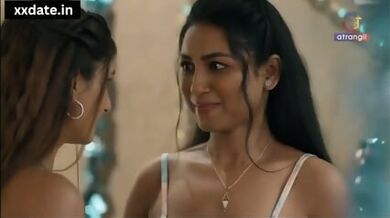 GIRLFRIEND KE SATH USKI MUMMY KE SAMNE CHUDAI