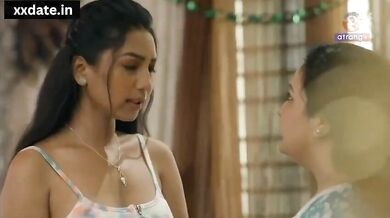 GIRLFRIEND KE SATH USKI MUMMY KE SAMNE CHUDAI
