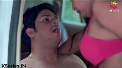 OFFICE ME TAANGE UTHA KAR CHODA