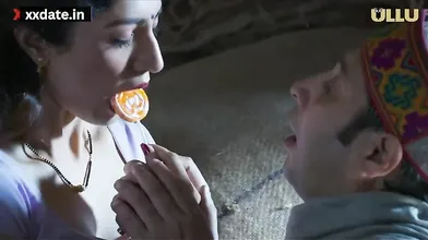 DUKAAN ME BHABHI KO AKELE ME LAPETA