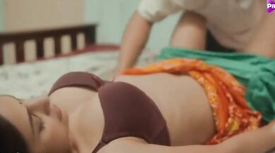 AKELE ME PREMI NE MAARI BHABHI KI GAAD