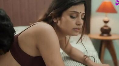 AKELE ME PREMI NE MAARI BHABHI KI GAAD