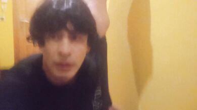 Vicenta casada prostituyendose mamando el pollon de un cliente alimentandose de leche