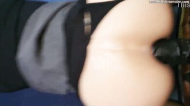 Vicenta casada prostituyendose con un cliente fetichista follada con un dildo gigante