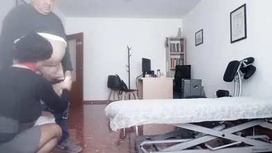 Vicenta la travesti cornuda follada por el amante de su mujer Pedro siendo su putita