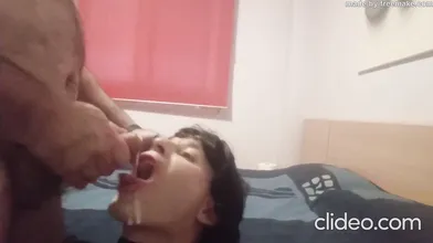 Vicenta travesti cornuda tragando la leche del amante de su mujer despues de follarla
